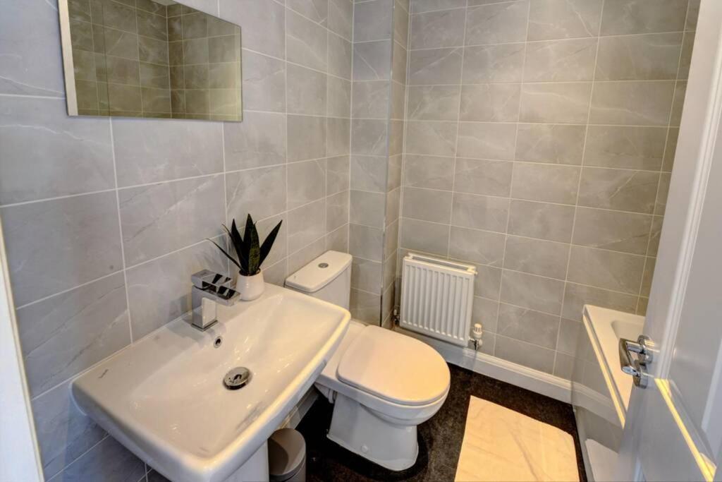 The Stratford Palace Apartment Birmingham Exterior photo